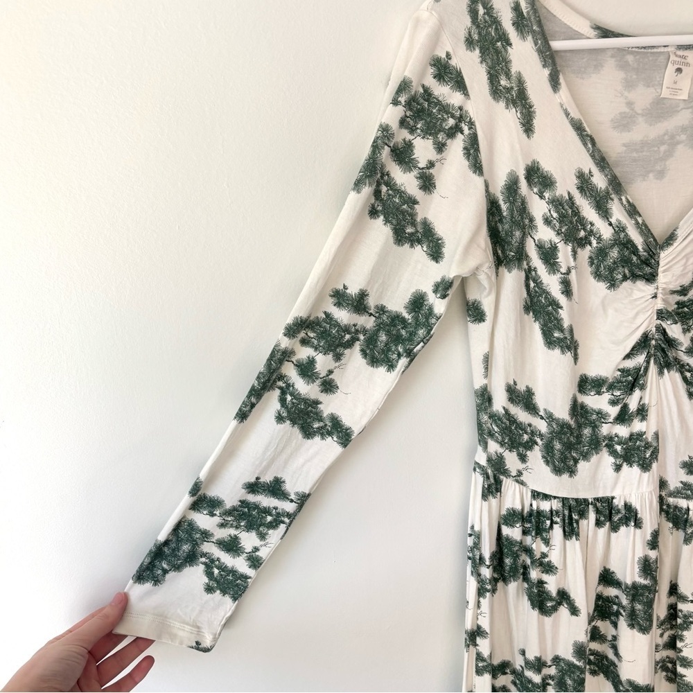Kate Quinn Long Sleeve V Neck White Green Bamboo Dress Tree Forest Pattern - Picture 5 of 7